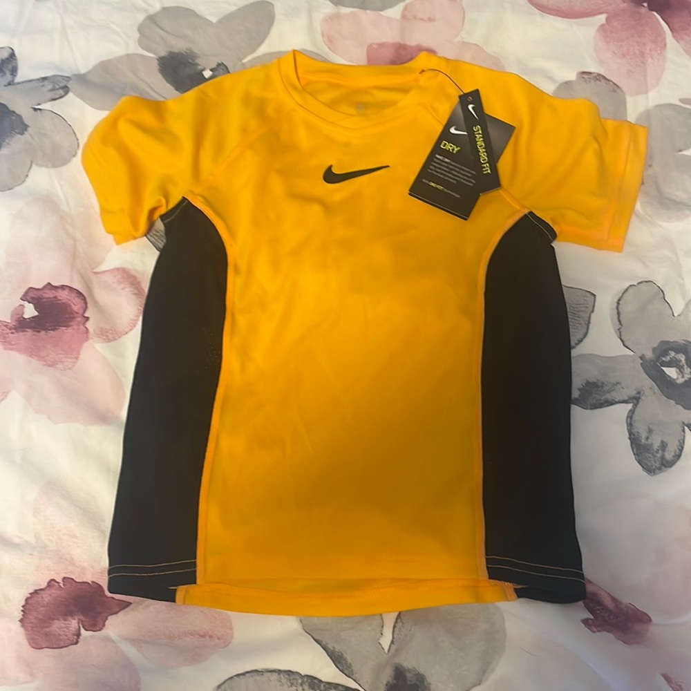 Nike Boys XS Dri-Fit Shirt